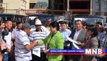 Зарим аймаг, сумдын эмнэлэгт  авто машин хүлээлгэн өгөв 