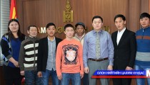 Өвөрхангайн залуус Чэжүд морин циркийн гайхамшгийг бишрүүлнэ