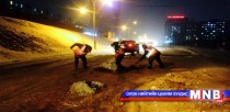 Цаг агаар хүндрэхэд шөнийн цагаар ажиллажээ 