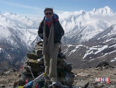 Б.Гангаамаа Карстензийн зулайд хөл тавина 