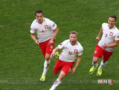 Польшийн шигшээ баг тоглолтыг гартаа авлаа