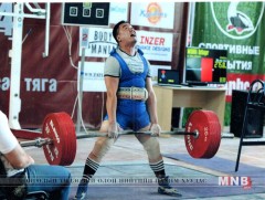 Пауэрлифтингийн тамирчид энэ сард олон улсын хоёр тэмцээнд оролцоно