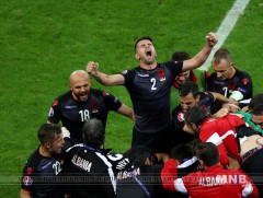 Албаничууд эхний үеийг тэргүүллээ