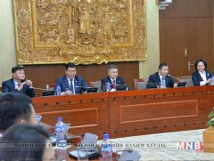 “Эмнэлэгийн тусламж, үйлчилгээний тухай хууль”-ийг хүлээн авах хүндэтгэлийн үйл ажиллагаа болов