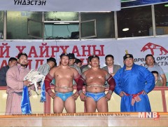 Чингэлтэй хайрханы хишиг барилдаанд аймгийн арслангууд түрүү булаалдлаа 