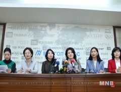 Эмэгтэй гишүүд өнгөрсөн 4 жил хамтарч хийсэн ажлаа тайлагнав