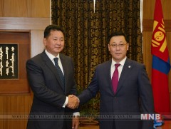 Шинээр томилогдсон сайд нар тамгаа гардаж, үүрэгт ажилдаа орлоо