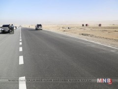 Орон нутгийн замд хурд хэтрүүлэхгүй байхыг анхааруулж байна