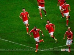 Уэльс болон Бельгийн шигшээ багуудын тоглолтын эхний хагас тэнцээгээр өндөрлөлөө