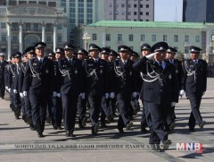 Цагдаа нар шагнал гардлаа