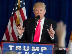 Дональд Трамп тагнуулчидтай уулзжээ