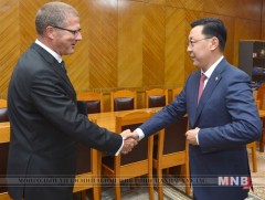 Канад улстай уул уурхайн салбарт хамтарч ажиллах хүсэлтэй байна гэв