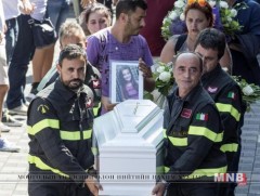 Дүүгээ аварсан баатарлаг охиныг оршуулах ёслол боллоо