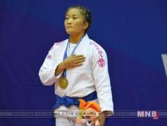 Дэлхийн тулааны аваргаар М.Баярмаа тодорч, Б.Ариунцогт мөнгөн медаль хүртлээ