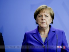 Орон нутгийн сонгуульд ялагдсан нь Меркелийн буруу гэв