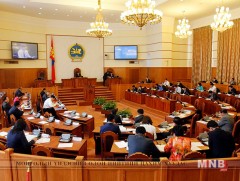 Төсвийн тодотгол батлагдаж, ээлжит бус чуулган өндөрлөлөө