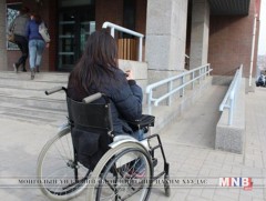 Барилгын зураг төслийг батлахдаа хөгжлийн бэрхшээлтэй иргэдэд зориулсан гарц, шат байгаа эсэхийг ш..