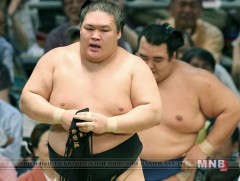 Озэки Гоэйдо тэргүүлэгчийн эгнээгээ хадгалсаар байна