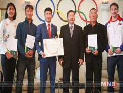 Олимпийн тамирчид батламжаа гардав 