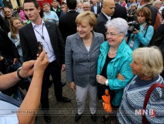 Мужийн сонгуулиудад Ангела Меркелийн нам ялагдал хүлээлээ