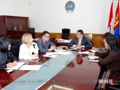 Эрүүл мэндийн чиглэлээр ажилладаг иргэний нийгмийн байгууллагын төлөөлөлтэй уулзав