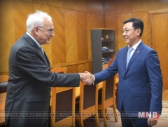 Ерөнхий сайд Ж.Эрдэнэбат “Лийбхэрр” компанийн ТУЗ-ийн захирал Вилли Лийбхеррийг хүлээн авч уулзлаа