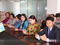 Даланзадгад сумын ИТХ-ын төлөөлөгчид түр үнэмлэхээ гардан авлаа