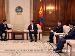 Хуулийн төсөлд албан тушаалтан гадаадад өөрийн нэр дээр банкинд данс эзэмшихийг хоригложээ