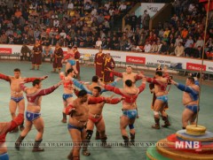 БӨХИЙН ӨРГӨӨ:  Үндэсний бөхийн барилдаан /шууд/