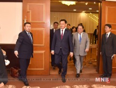 Зөвлөхүүдийн танхимын даргад бараалхлаа