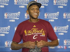 Жеймс Жонес зодог тайлахаа мэдэгдлээ