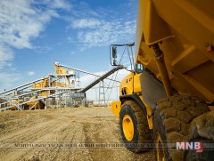 Хууль бус үйл ажиллагаа явуулж буй уул уухайн компаниудын лицензийг хураана