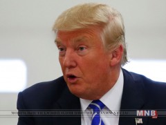 Трамп: Амласан ёсоороо Мексик-Америкийн хил дагуу хана босгоно