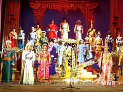 Үндэсний дуу, бүжгийн эрдмийн чуулгыг Үндэсний урлагийн их театр болгов