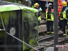 Лондонд трамвай онхолдож, долоон хүн амь насаа алджээ 