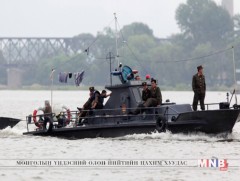 Хятадын загас агнуурын хөлөг онгоцууд руу гал нээжээ 