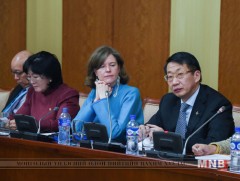 “Эрүүл мэндийн салбарын өнөөгийн байдал, цаашид баримтлах бодлого” сэдэвт хэлэлцүүлэг боллоо