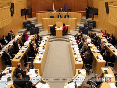 Грекийн төсвийн өрийг бууруулахад чиглэгдсэн арга хэмжээг царцаалаа 