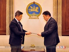 УИХ-ын гишүүд хууль, тогтоолын төслүүд өргөн мэдүүлэв