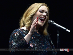 Дуучин Адель “BBC” хөгжмийн наадмын шилдэг дуу номинацийн эзнээр 2 дахь удаа шалгарлаа 