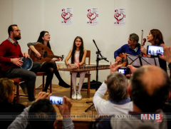 Сирийн дүрвэгсэд Брюссельд концерт тогложээ  