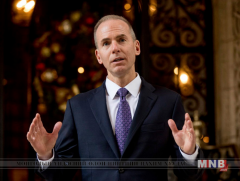 Дональд Трамп “Бойнг”-ийн ерөнхийлөгчтэй уулзжээ