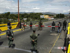 Венесуэл улс 72 цагийн турш хилээ хаажээ 
