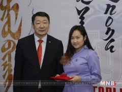 Сайхан бичигтэнүүд Төрийн сангийн тэтгэлгээр үнэ төлбөргүй суралцана 