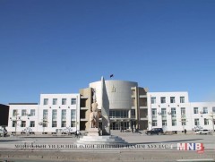 Өмнөговийн депататууд иргэдтэйгээ уулзалдлаа