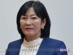 Эрүүл мэндийн сайд “хязгаарлалтын дэглэм” тогтоож өгөхийг хүслээ 