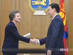 Ж.Эрдэнэбат: Монгол бол өнөөдөр л эдийн засгийн хямралтай болохоос ирээдүй нь өөдрөг орон