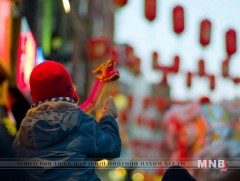 Лондон хотноо тахиа жилийг угтсан  “Шидэт дэнлүүний шоу”-г зохион байгуулж байна