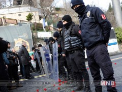 Шөнийн клубт гал нээж, хүний аминд хүрсэн этгээдийг хайж байна 