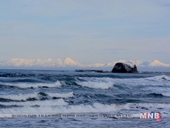 Далайн мөс бүхий Ширетоко хойг